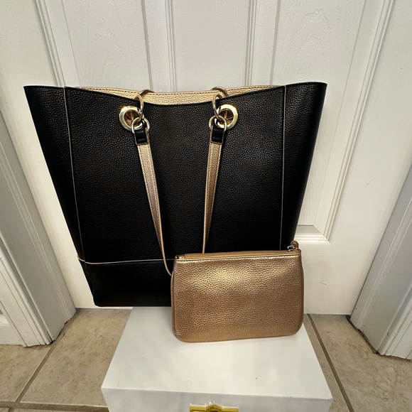 Harrods Black Soft Leather Shoulder Tote Bag with Champagne Gold Wristlet 💝 - Picture 7 of 8